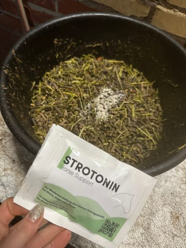 Customer photo review of Strotonin Horse Support