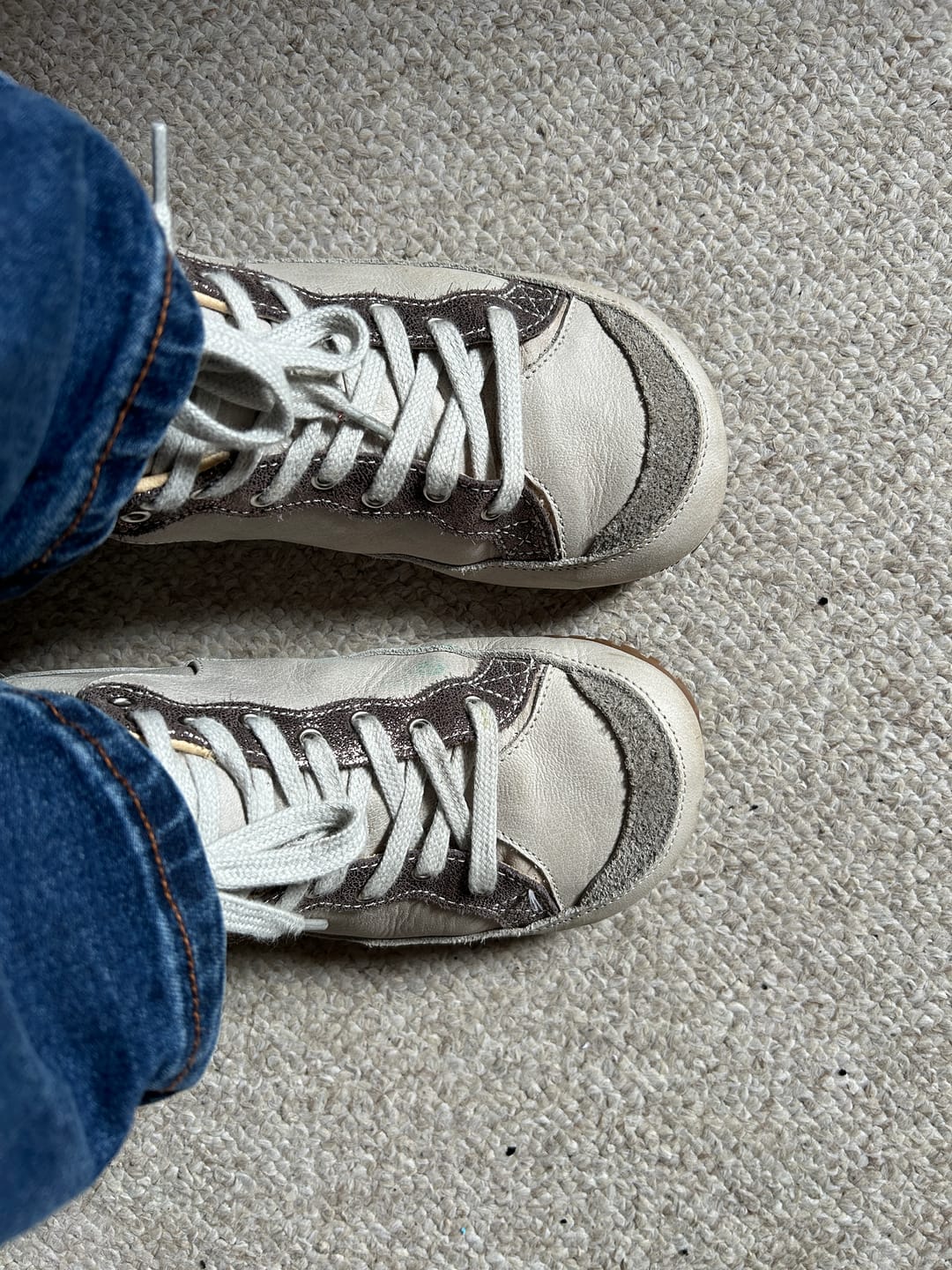 Customer photo review of Zapatilla A2. Plateada