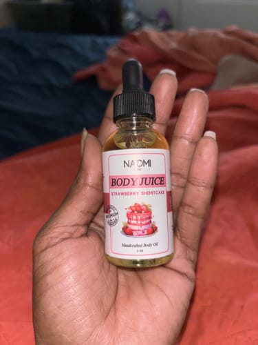 Customer photo review of BOGO Naomi Body Juice Oil