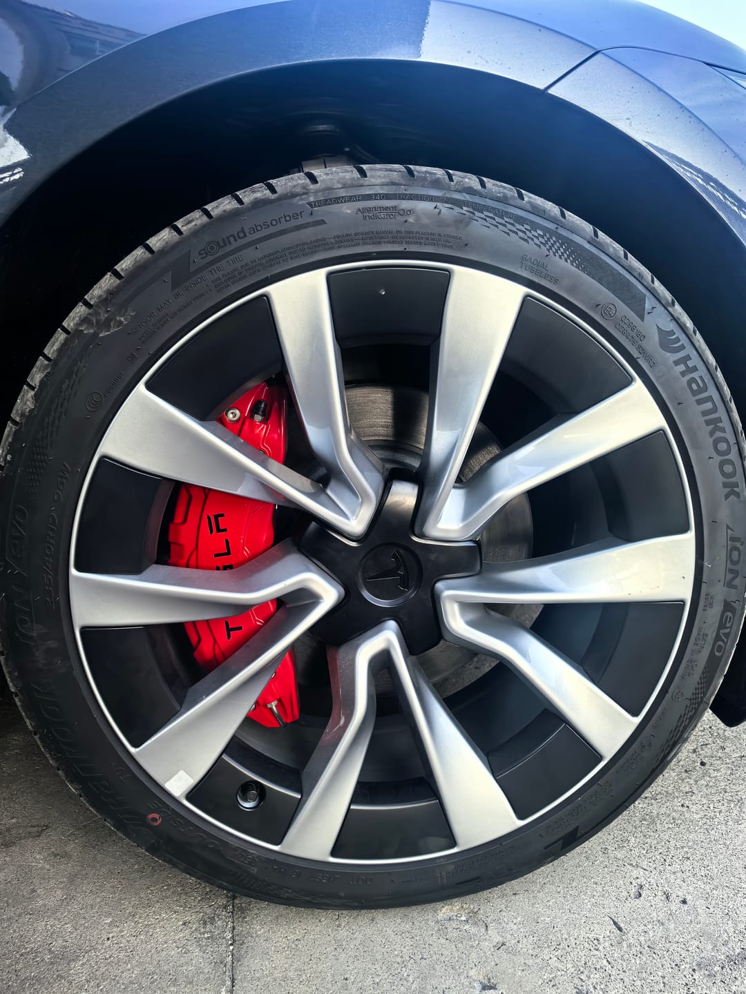 Customer photo review of EVAAM® Caliper Covers (4PCS) for Tesla Model 3