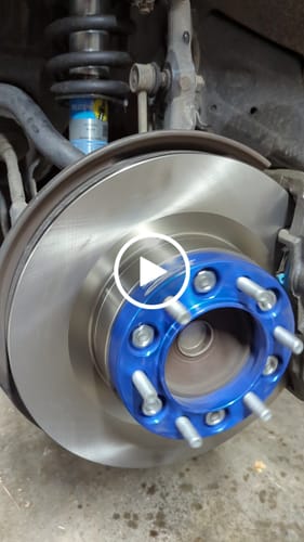 Customer video review of Wheel Spacers 1 inch 6x5.5" Hubcentric For Toyota Tacoma 4Runner Tundra FJ Cruiser Blue