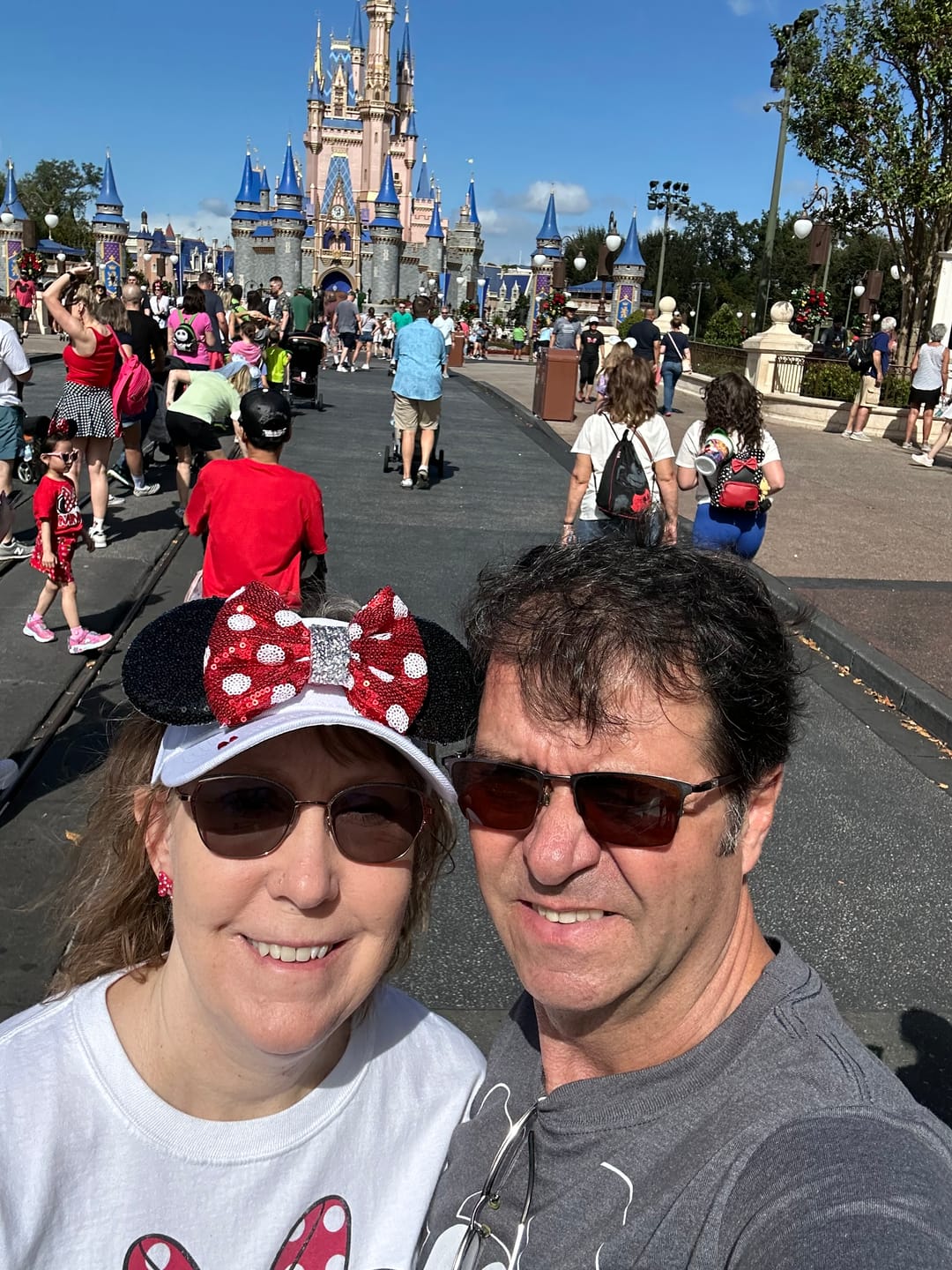 Customer photo review of Minnie Bow White Visor
