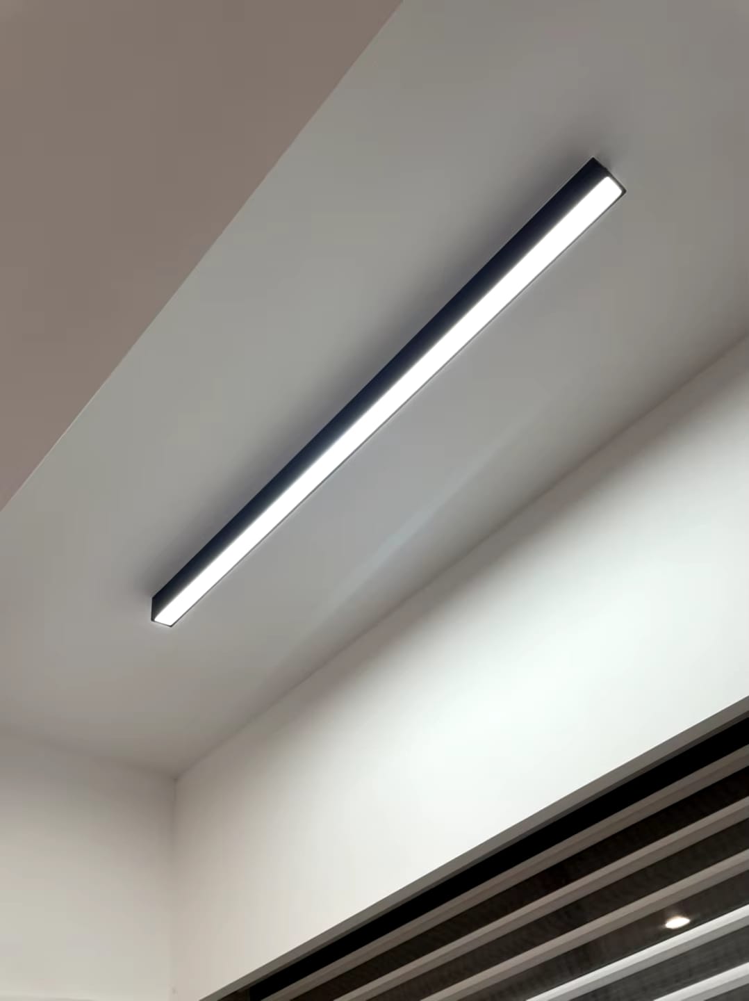 Customer photo review of WOMO Dimmable Long Linear Ceiling Light-WM1003
