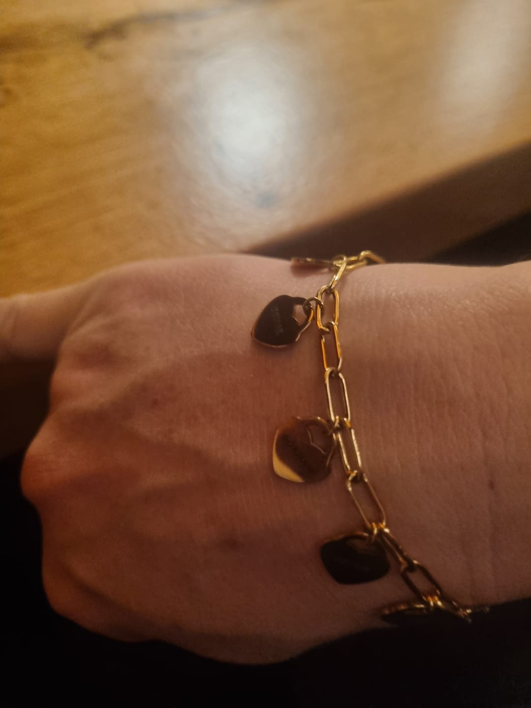 Customer photo review of Armband mit personalisierten Herzanhängern