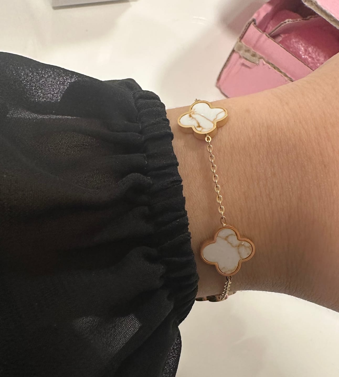 Customer photo review of White-Gold Clover Armband | 18K vergoldet