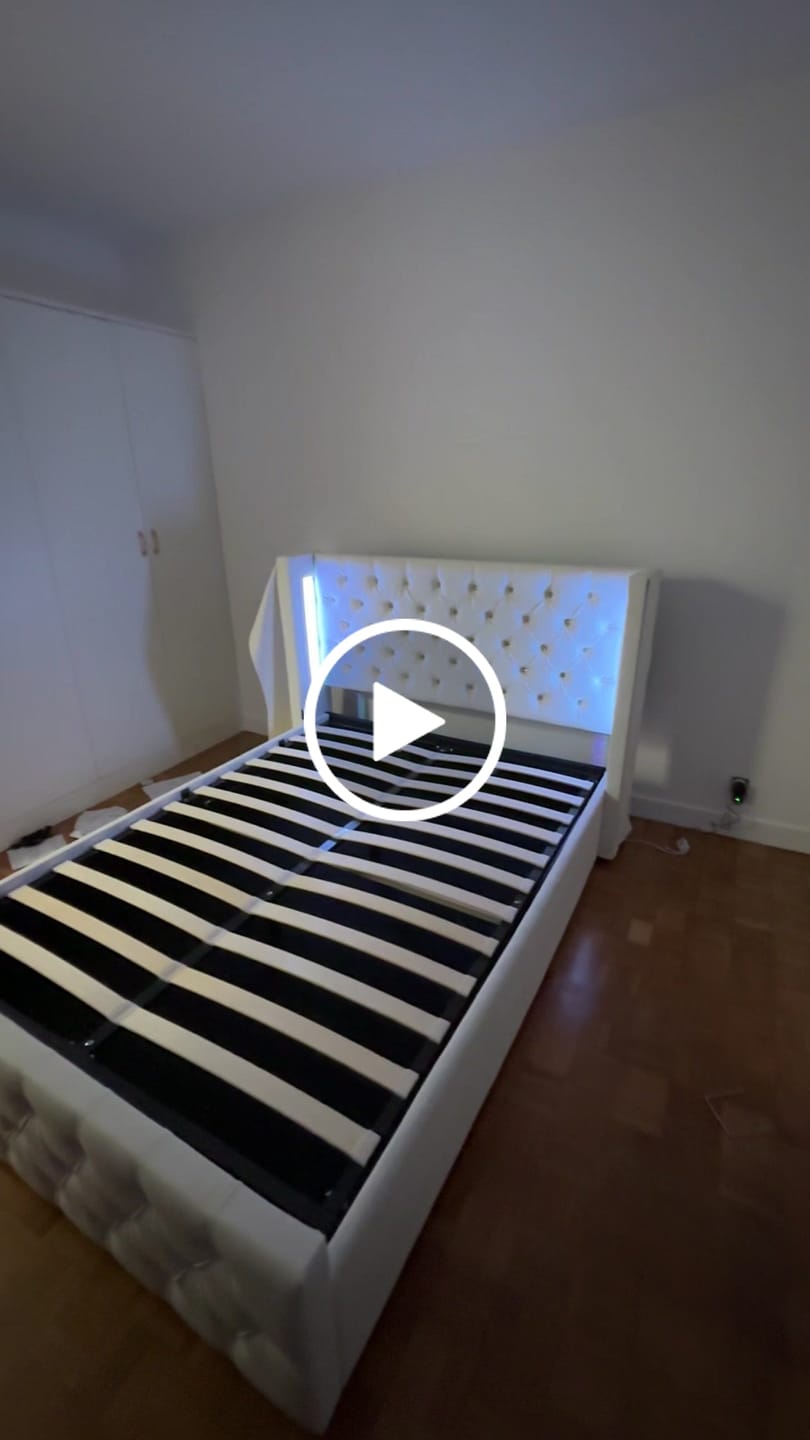 Customer video review of Lit coffre capitonné avec LED - AMELIE