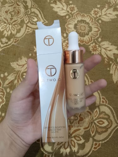 Customer photo review of O.TWO.O LIQUID DROP FOUNDATION