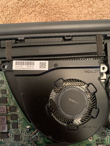 Avis photo d'un client sur Ventilateur Fan d'ordinateur Portable Pour HP 15 Series 15-H 15-S Series