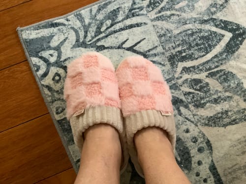 Customer photo review of Nordic Fluffy Slippers