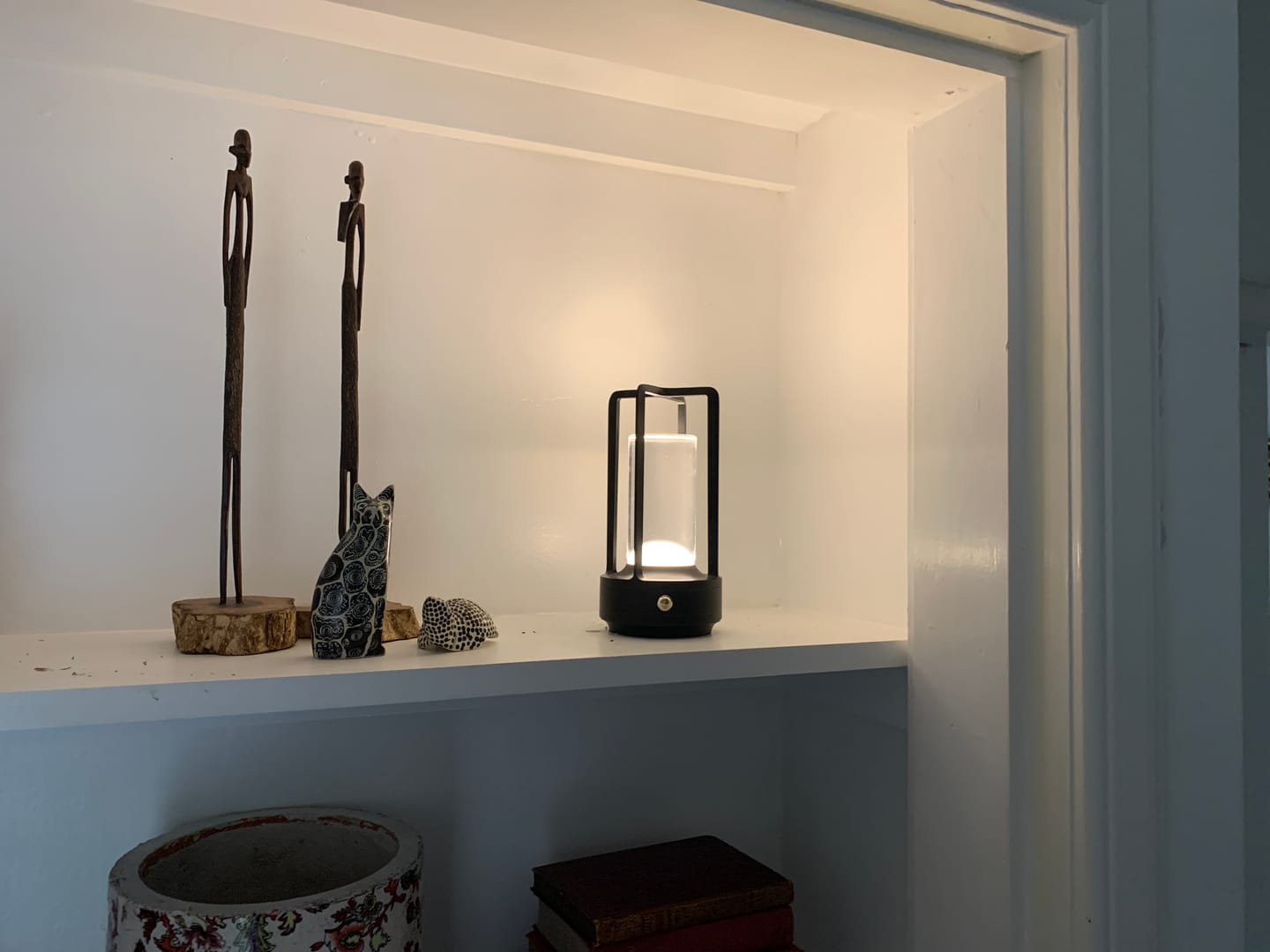 Customer photo review of Modern Cordless Metal Nordic Desk & Table Lamp - Cordless, Rechargeable, LED with Touch Control & Dimming Feature, Suitable for Bedroom, Home, Outdoor - Ideal Night Light for Restaurant and Home Usage