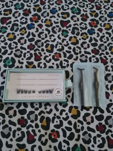 Customer photo review of Natural Pre-mapped Pre-Glued Lashes