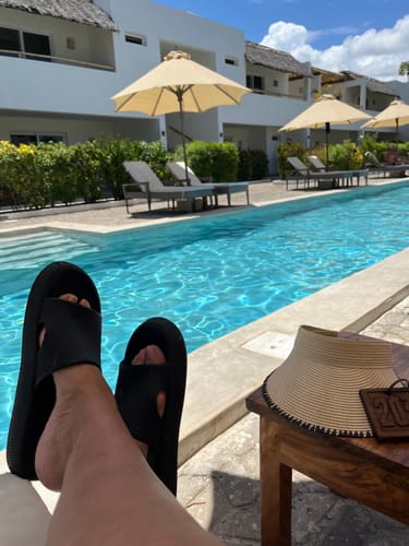 Customer photo review of HappyFlops