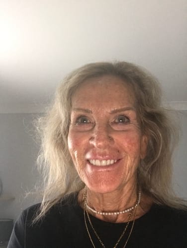 Customer photo review of Remy Human Hair Invisible Wire Extension - Mixed Blonde