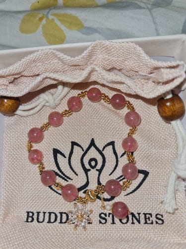 Customer photo review of FREE Today: Universal Love Natural Strawberry Quartz Crystal Chrysanthemum Pearl Bracelet