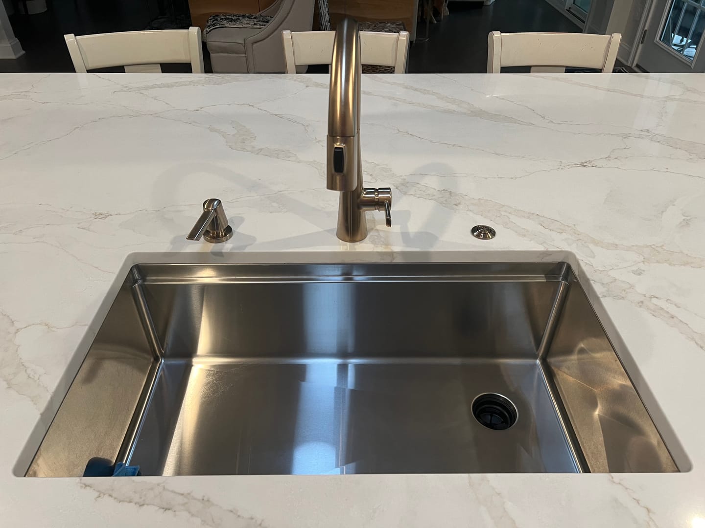 Customer photo review of 33" Undermount Workstation Sink – 16 Gauge Stainless Steel Single Bowl – Offset Drain Right – Seamless Drain (5LS33R)