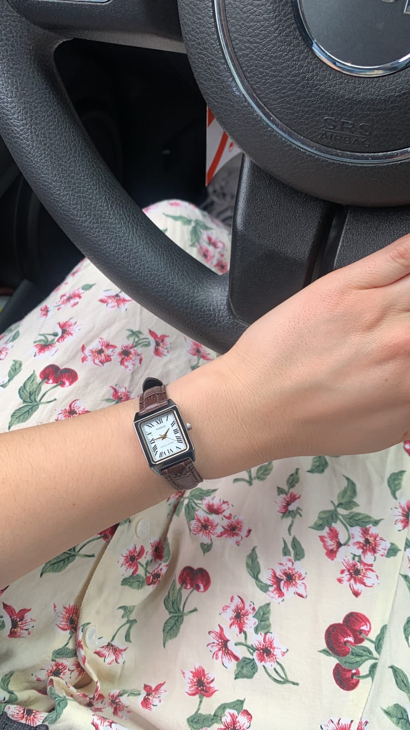 Customer photo review of Reloj Casio Tank Análogo LTP-V007L-7B2UDF Cuero Dial Blanco