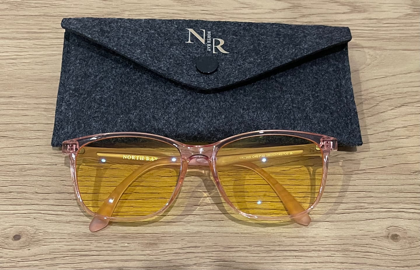 Customer photo review of KAJO päivälasit pinkki
