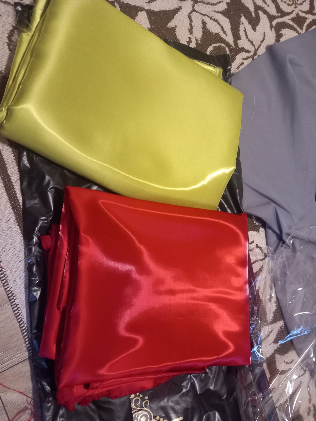 Customer photo review of Satin Lichid Fix Fistic