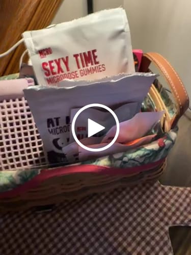 Customer video review of MCRO Sample Box