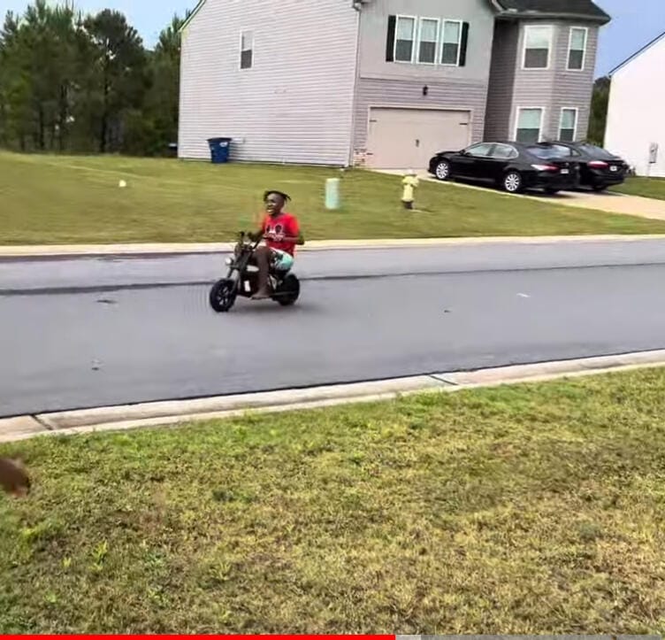 Customer photo review of Cruiser 12 Plus (With APP)