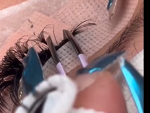 Customer photo review of Volume J45 Purple Lash Tweezer