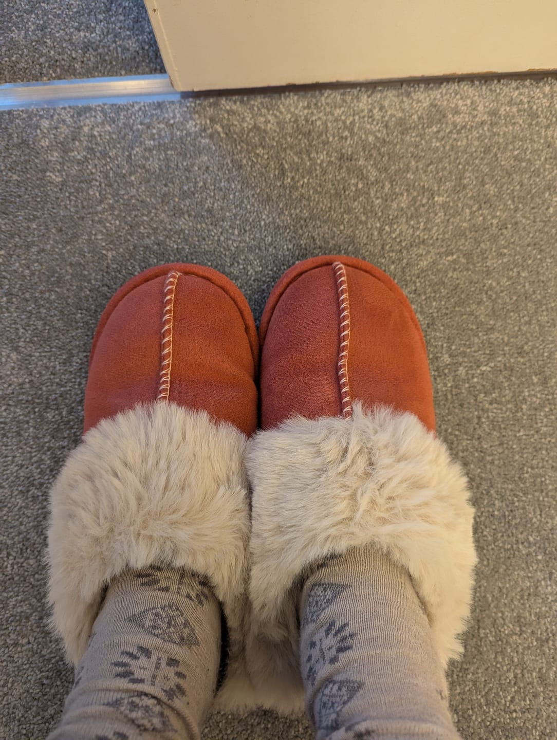 Customer photo review of Nordic Comfy Slippers