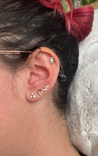 Customer photo review of Boucles d'oreilles grimpantes Suzanne