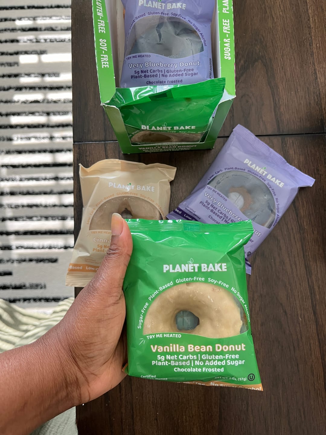 Customer photo review of Mixed Flavor Donut Box (8pack)
