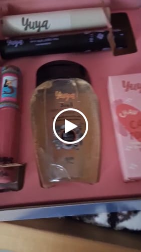 Customer video review of Caja de Regalo Yuya