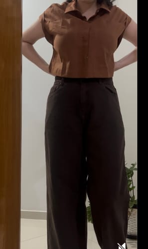 Luyse V. review of Calça Jeans Wide Leg Buriti Marrom Escuro image 1 out of 1