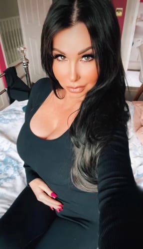 Customer photo review of Olivia X Easilocks Straight & Wavy Full Collection
