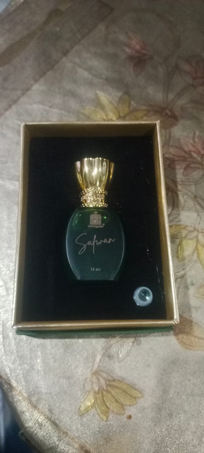 Customer photo review of Safwan Luxury Attar Perfume