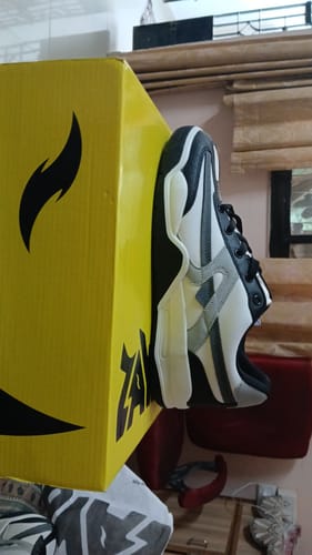 Customer photo review of CRUZ Graphite Black Men's casual sneaker