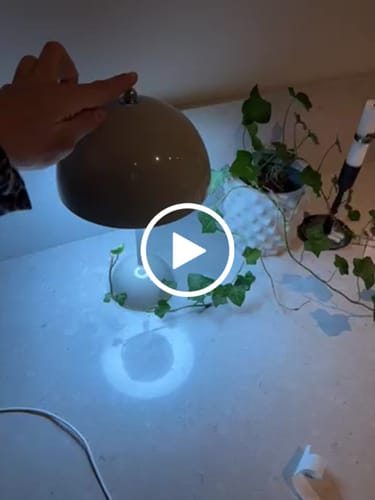 Customer video review of Bordslampa - Svamplampa Flowerbud - Batteridriven 5000 mAH