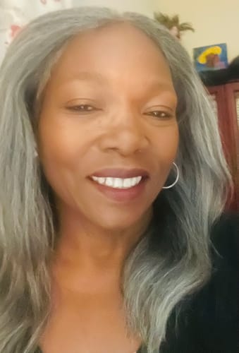 Customer photo review of Luvwin 5x5 Closure Kinky Straight Salt & Pepper Free Parting Glueless Wig