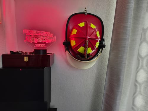 Customer photo review of Firetruck v2 - 3D Optical Illusion Lamp