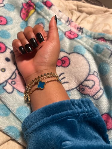 Customer photo review of Victoria Four Clover Bracelet