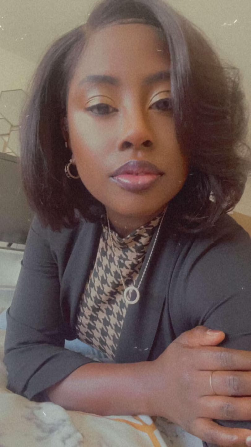 Customer photo review of Luvwin Side Parted Layered Texture Bob Wig 5x5 Closure Wig For Black Women