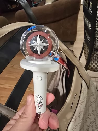 Customer photo review of KPOP Lightstick Keychains