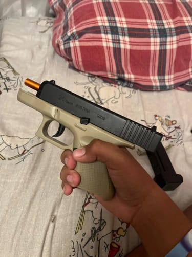 Customer photo review of Glock G26 Auto Shell Ejection Toy Gun