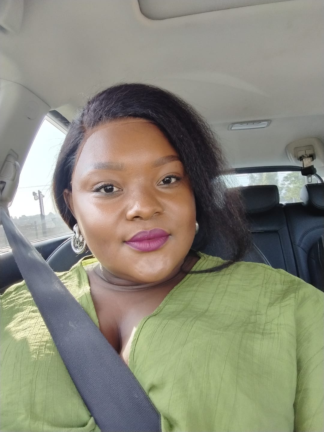 Customer photo review of Brazilian Lace Front Wig KINKY STRAIGHT