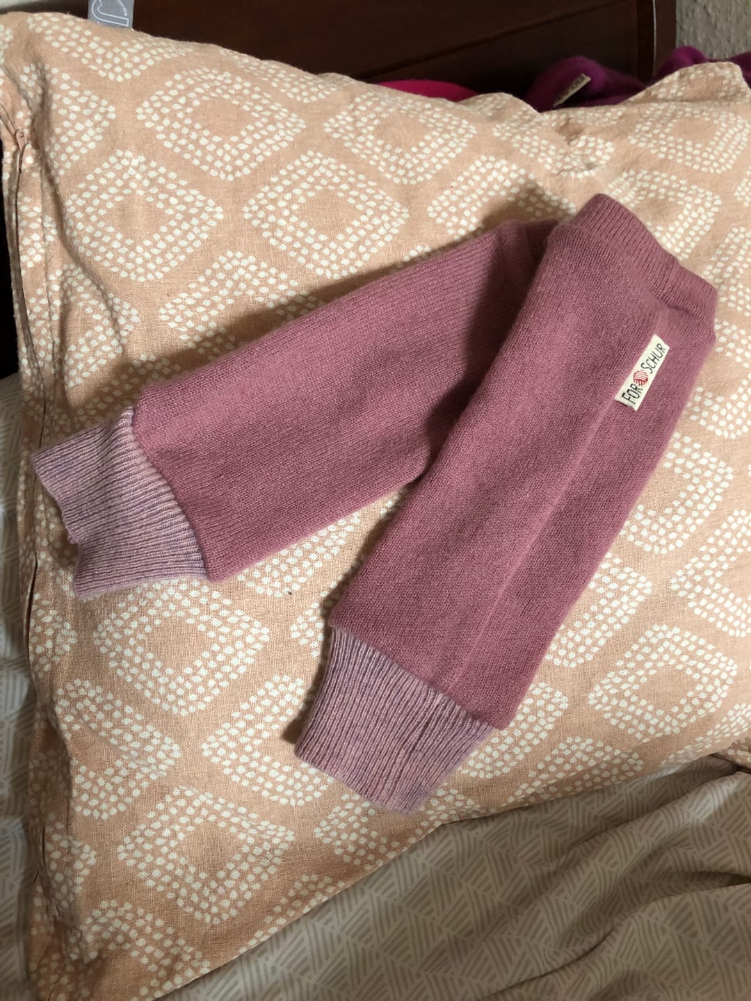 Customer photo review of Upcycling Kaschmir Stulpen Rosa