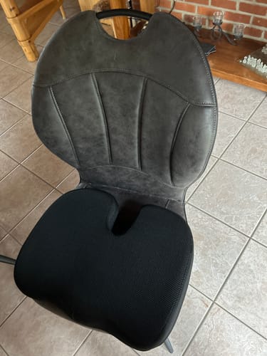 Avis photo d'un client sur Coussin Orthopédique Cellsius - Soulager les douleurs du coccyx et lombaires