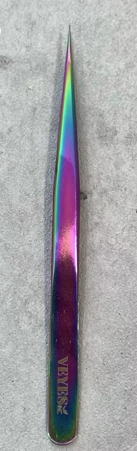 Customer photo review of Veyelash Straight Isolation Tweezer