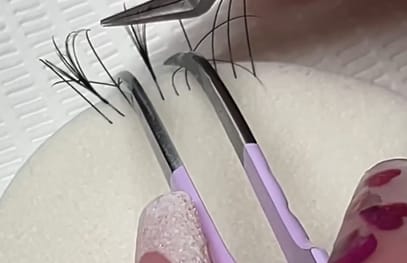 Customer photo review of Volume J45 Purple Lash Tweezer