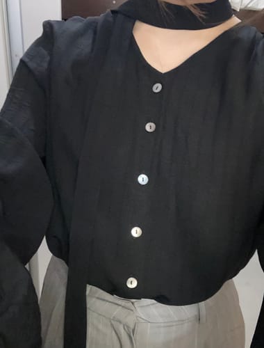 Customer photo review of Fleur V-Neck Tie Blouse