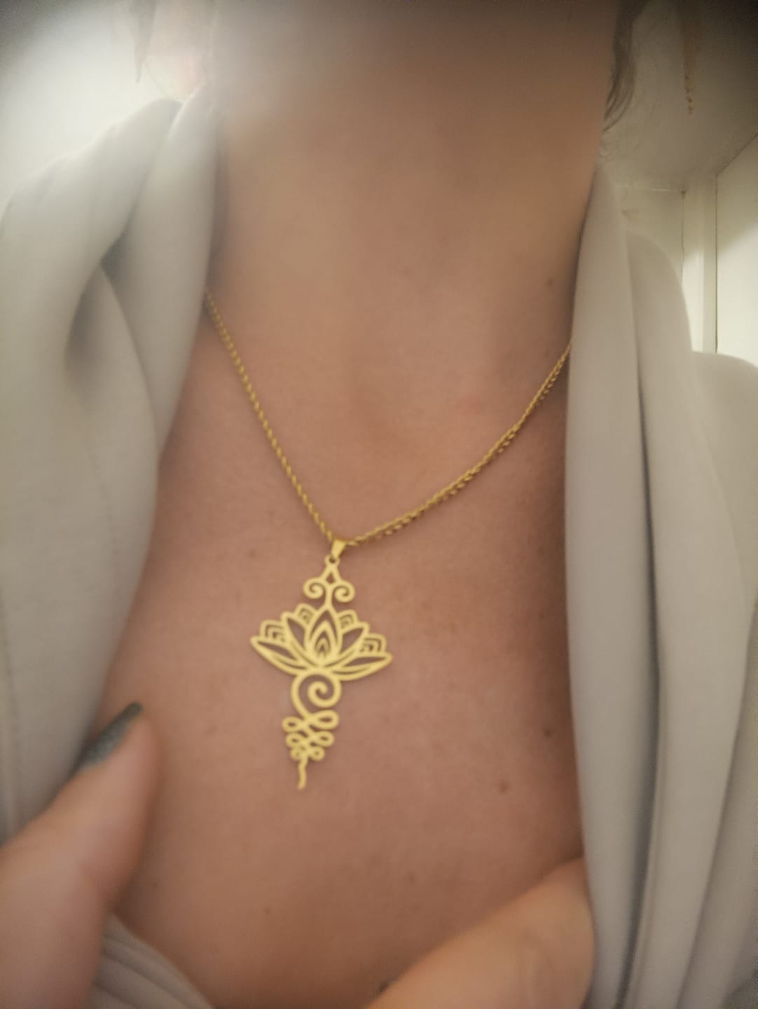 Customer photo review of Pendentif "Lotus Unalome"