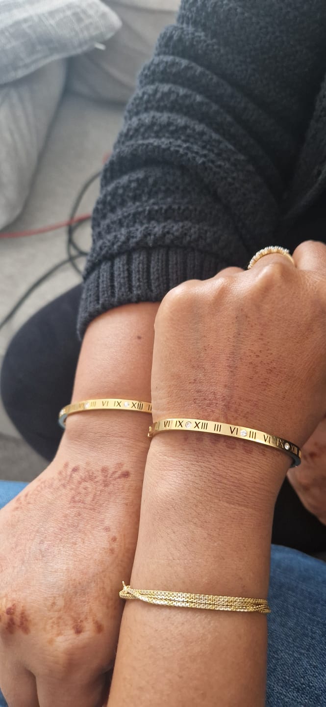Customer photo review of Roman 18K Gold Bangle