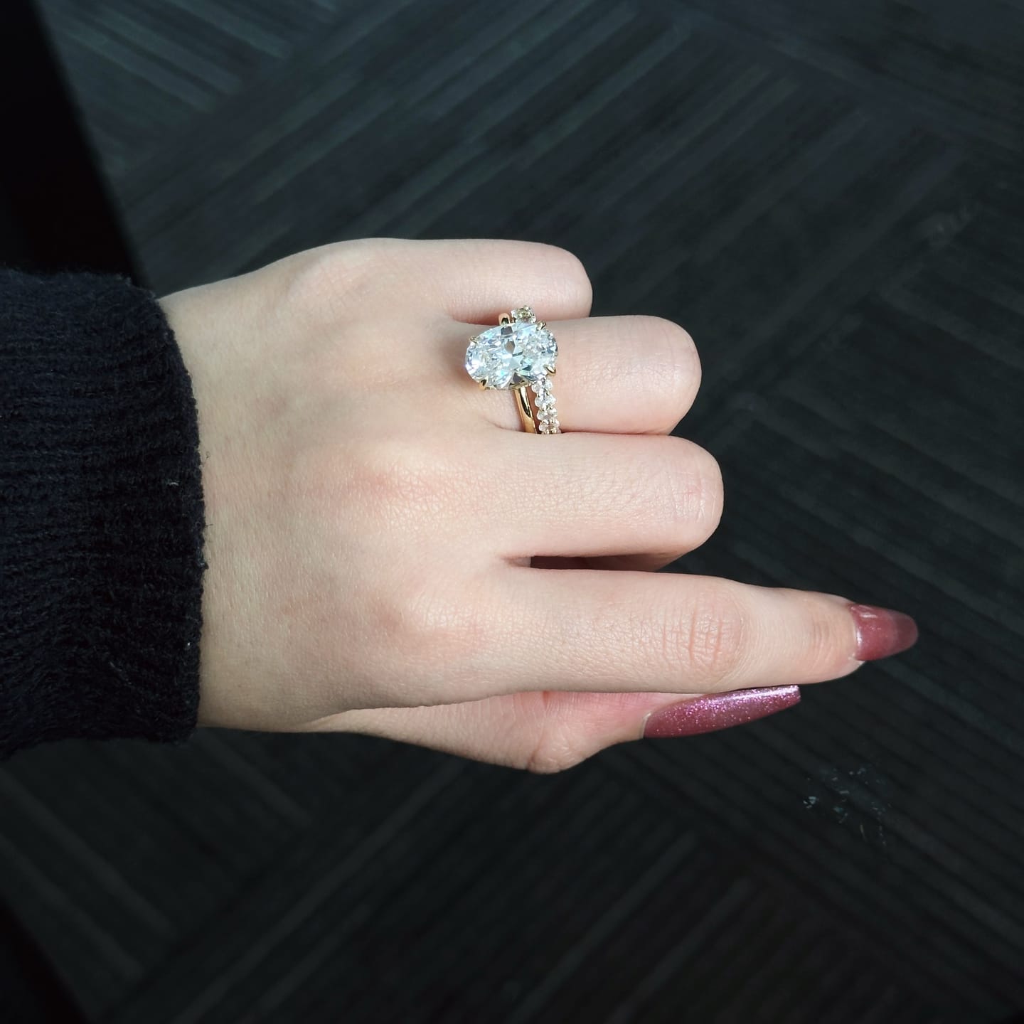 Customer photo review of S925 4.5Ct Luxury Oval Cut 2PC Wedding Ring Set In Sterling Silver Stackable Rings For Everyday Wear