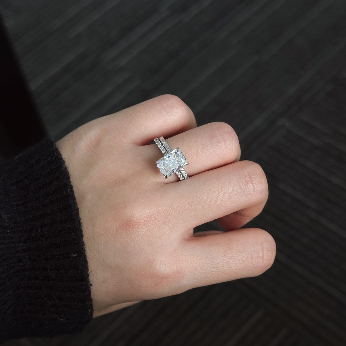 Customer photo review of S925 Moissanite 3.5 Carat Radiant Cut Wedding Ring Set Stackable Ring Set For Everyday Wear
